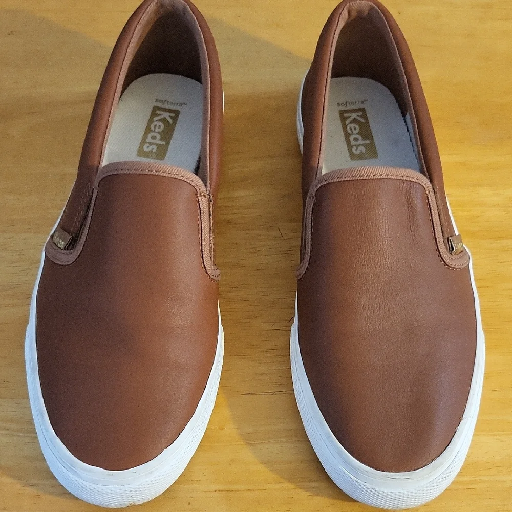 Keds Brown and White Loafers Slip-Ons Size 6